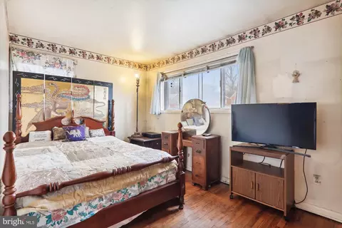 Bedroom - 11902 Dalewood Dr, Silver Spring, MD 20902 photo 1 of 5