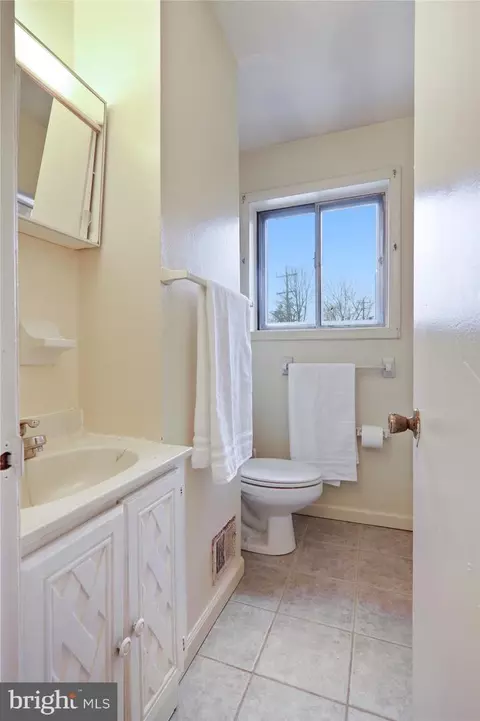 Bath - 11902 Dalewood Dr, Silver Spring, MD 20902 photo 2 of 4