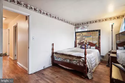 Bedroom - 11902 Dalewood Dr, Silver Spring, MD 20902 photo 2 of 5