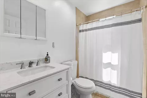 Bath - 3712 Kayson St, Silver Spring, MD 20906 photo 1 of 3