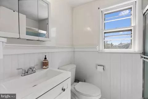 Bath - 3712 Kayson St, Silver Spring, MD 20906 photo 2 of 3
