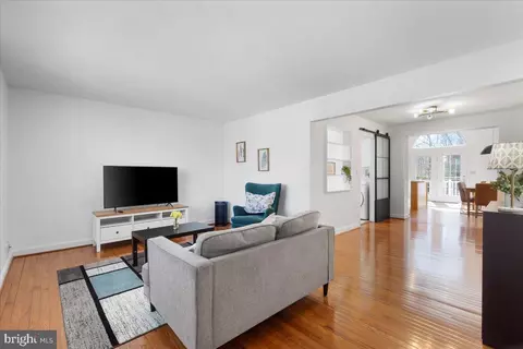 Living - 3712 Kayson St, Silver Spring, MD 20906 photo 1 of 5