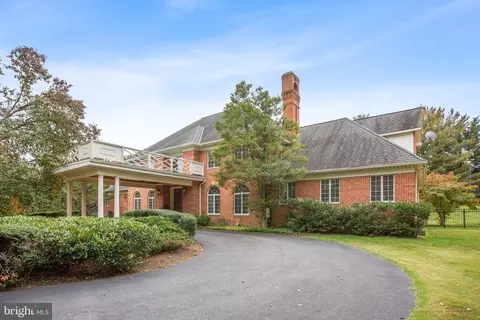 8930 Harvest Square Ct, Potomac, MD 20854