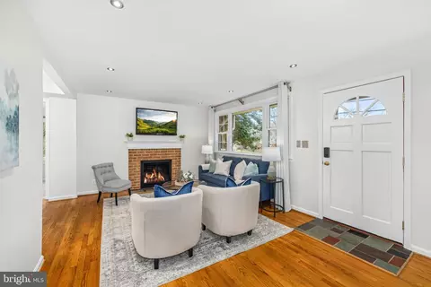 Living - 10612 Ordway Dr, Silver Spring, MD 20901 photo 1 of 10