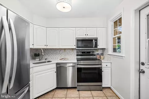 Kitchen - 10612 Ordway Dr, Silver Spring, MD 20901 photo 2 of 3