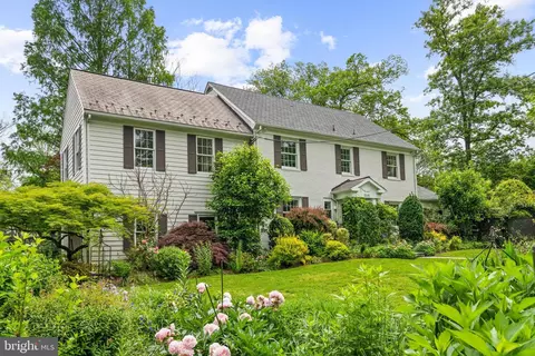 5315 Edgemoor Ln, Bethesda, MD 20814