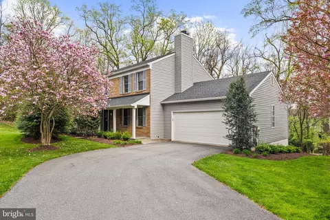 11811 Dinwiddie Dr, Rockville, MD 20852