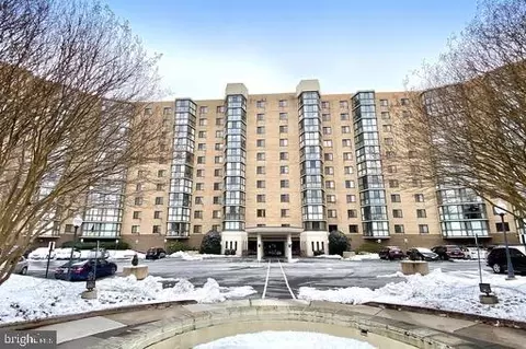 3310 N Leisure World Blvd #129, Silver Spring, MD 20906