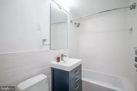 Bath - 11516 Highview Ave, Silver Spring, MD 20902 photo 1 of 2