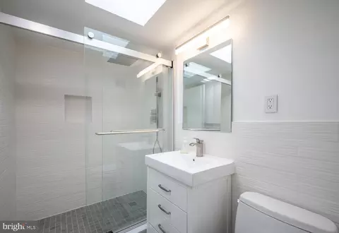 Bath - 11516 Highview Ave, Silver Spring, MD 20902 photo 2 of 2