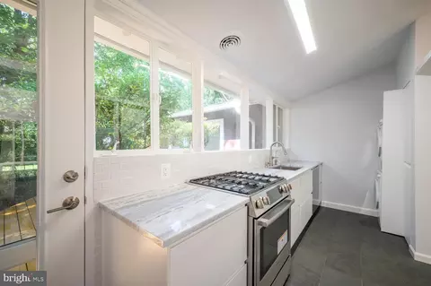 Kitchen - 11516 Highview Ave, Silver Spring, MD 20902 photo 4 of 6