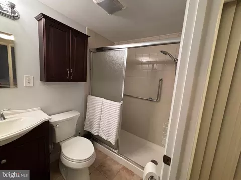 Bath - 3603 Gleneagles Dr #6-1D, Silver Spring, MD 20906 photo 1 of 1