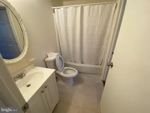 Bath - 24 Avonshire Ct, Silver Spring, MD 20904 photo 2 of 3