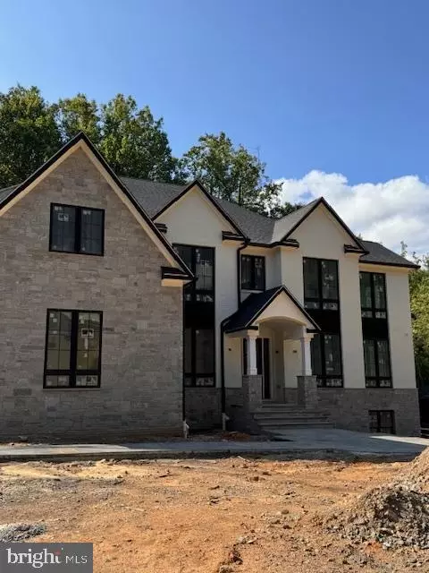 9932 Logan Dr, Potomac, MD 20854
