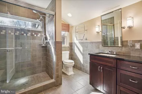 Bath - 8708 Maywood Ave, Silver Spring, MD 20910 photo 2 of 4