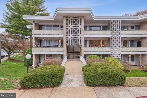 7521 Spring Lake Dr #C-2, Bethesda, MD 20817