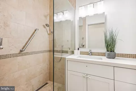 Bath - 109 Williamsburg Dr, Silver Spring, MD 20901 photo 2 of 3