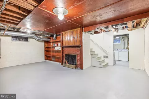 Living - 109 Williamsburg Dr, Silver Spring, MD 20901 photo 2 of 3