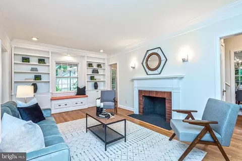 Living - 109 Williamsburg Dr, Silver Spring, MD 20901 photo 3 of 3