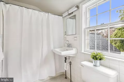 Bath - 109 Williamsburg Dr, Silver Spring, MD 20901 photo 3 of 3