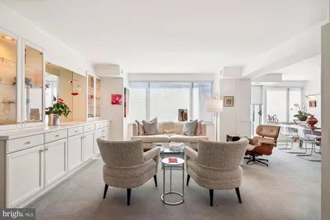 5450 Whitley Park Ter #HR-208, Bethesda, MD 20814
