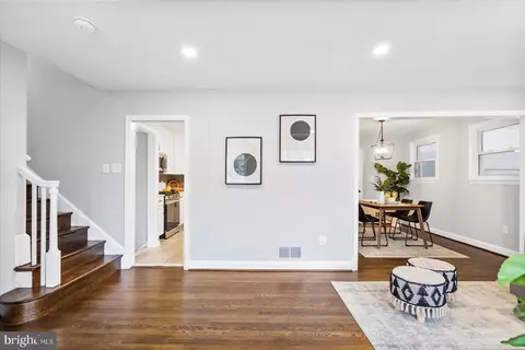 Living - 13201 Kara Ln, Silver Spring, MD 20904 photo 4 of 5