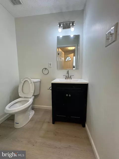 Bath - 14251 Castle Blvd #124-17, Silver Spring, MD 20904 photo 6 of 6