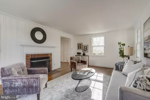 Living - 200 Williamsburg Dr, Silver Spring, MD 20901 photo 3 of 4