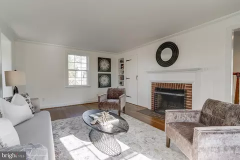 Living - 200 Williamsburg Dr, Silver Spring, MD 20901 photo 4 of 4