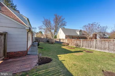 Exterior - 200 Williamsburg Dr, Silver Spring, MD 20901 photo 6 of 10