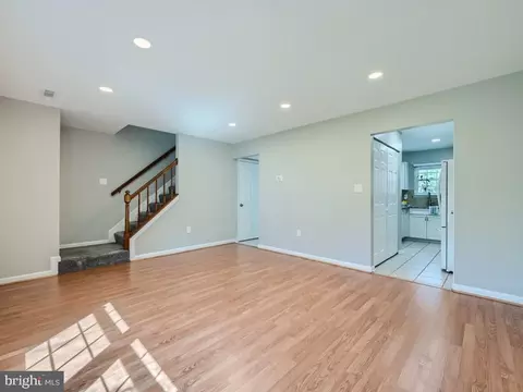 Living - 13213 Verdi Ct, Silver Spring, MD 20904 photo 2 of 3