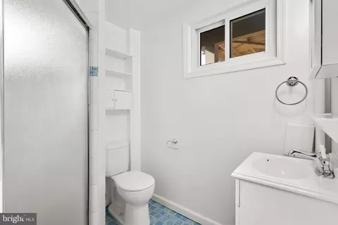 Bath - 118 Lynnmoor Dr, Silver Spring, MD 20901 photo 3 of 3