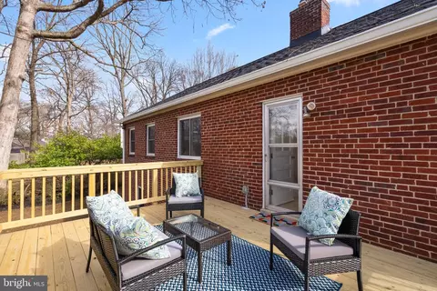 Exterior - 118 Lynnmoor Dr, Silver Spring, MD 20901 photo 4 of 10