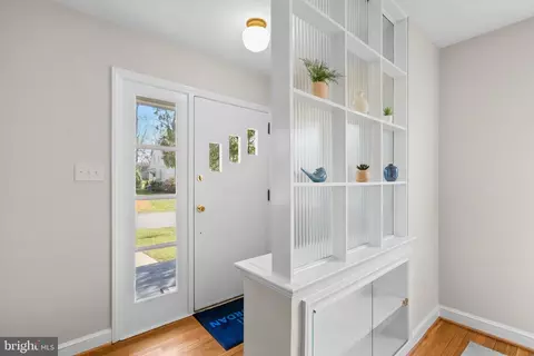 Entry Way - 118 Lynnmoor Dr, Silver Spring, MD 20901 photo 1 of 2