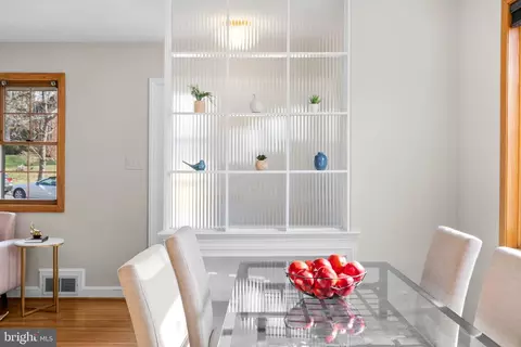 Dining - 118 Lynnmoor Dr, Silver Spring, MD 20901 photo 2 of 4