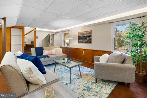 Living - 118 Lynnmoor Dr, Silver Spring, MD 20901 photo 6 of 6