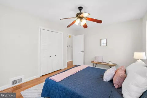 Bedroom - 118 Lynnmoor Dr, Silver Spring, MD 20901 photo 3 of 4