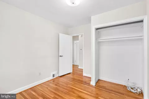 Bedroom - 118 Lynnmoor Dr, Silver Spring, MD 20901 photo 4 of 4