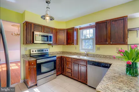 Kitchen - 1905 Mayflower Dr, Silver Spring, MD 20905 photo 3 of 5