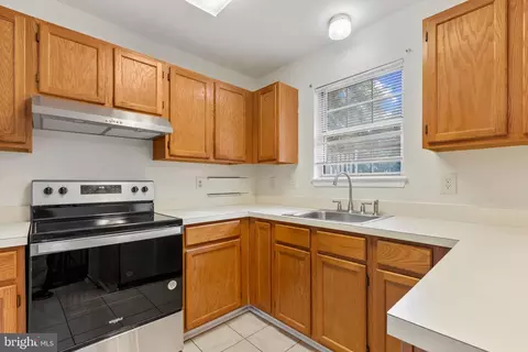 Kitchen - 2 Dawn View Ct, Silver Spring, MD 20904 photo 2 of 3