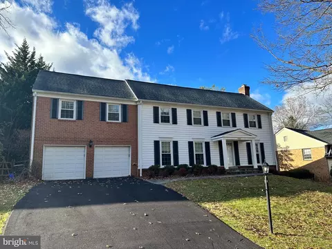 9104 Copenhaver Dr, Potomac, MD 20854