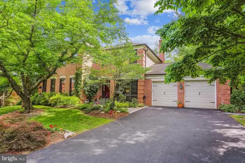 30 Royal Dominion Ct, Bethesda, MD 20817