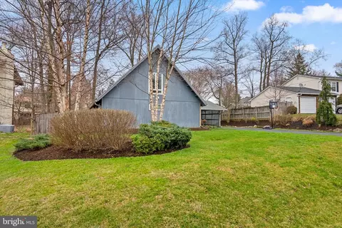 18628 Queen Elizabeth Dr, Brookeville, MD 20833
