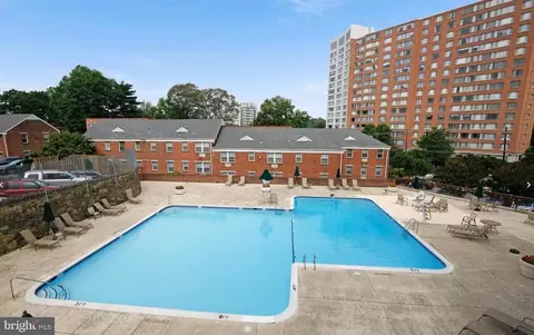 Exterior - 1220 Blair Mill Rd #505, Silver Spring, MD 20910 photo 4 of 5