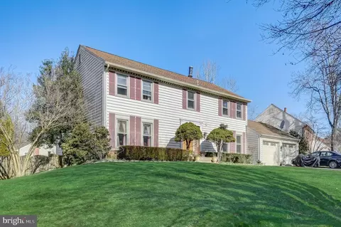 9452 Copenhaver Dr, Potomac, MD 20854