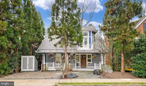6410 Ridge Dr, Bethesda, MD 20816