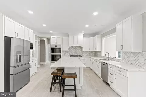 Kitchen - 5 Selby Ct, Poolesville, MD 20837 photo 4 of 4