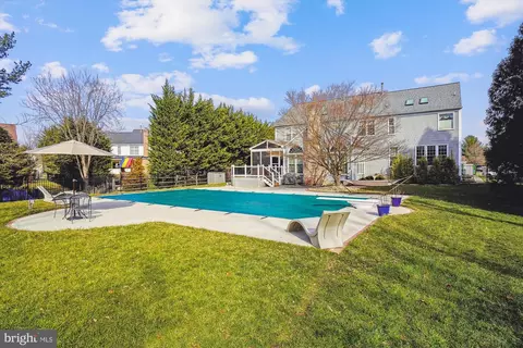 Exterior - 5 Selby Ct, Poolesville, MD 20837 photo 3 of 11