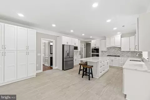 Kitchen - 5 Selby Ct, Poolesville, MD 20837 photo 3 of 4