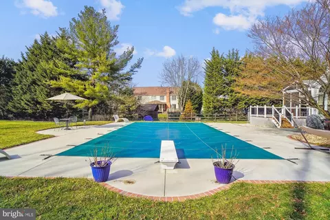 Exterior - 5 Selby Ct, Poolesville, MD 20837 photo 6 of 11